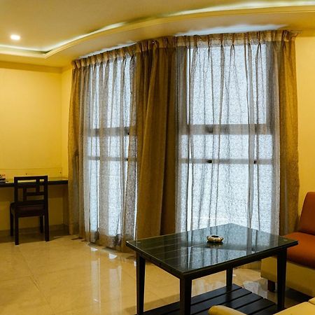 Yerandwane Hotel Viva Inn מראה חיצוני תמונה